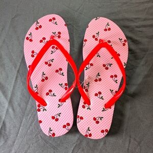 Women's cherry flipflops, size 5/6